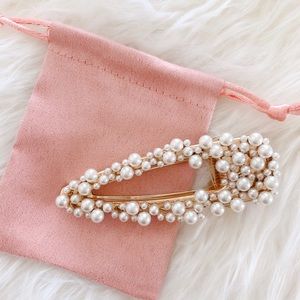 New! Cute Large Pearl Cluster & Gold Hair Clip!